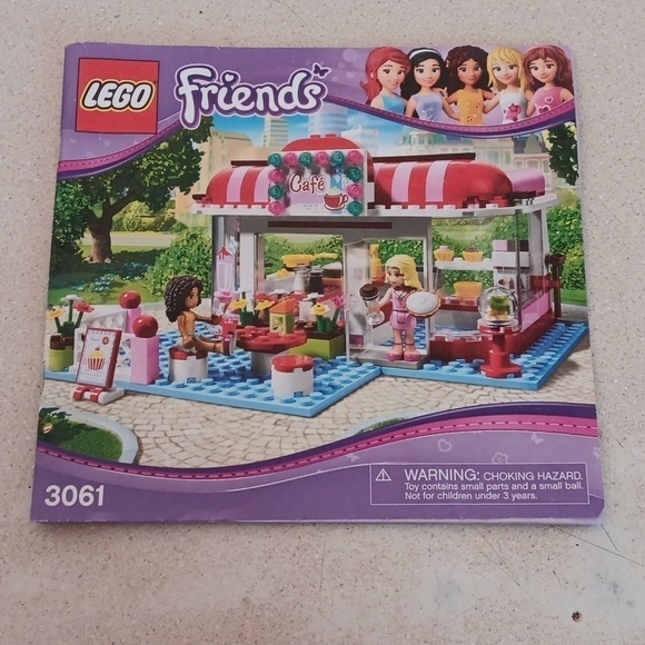 Friends Beauty of Building Case and Legos - Picture 4 of 13